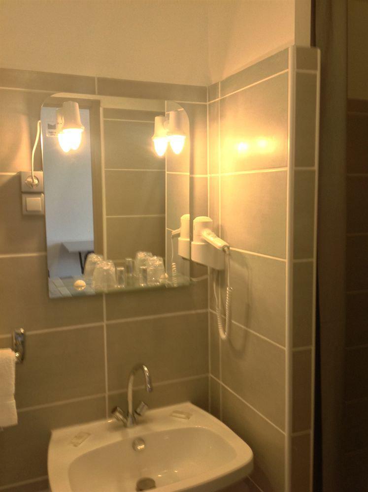 Alp'Hotel Voreppe Екстер'єр фото