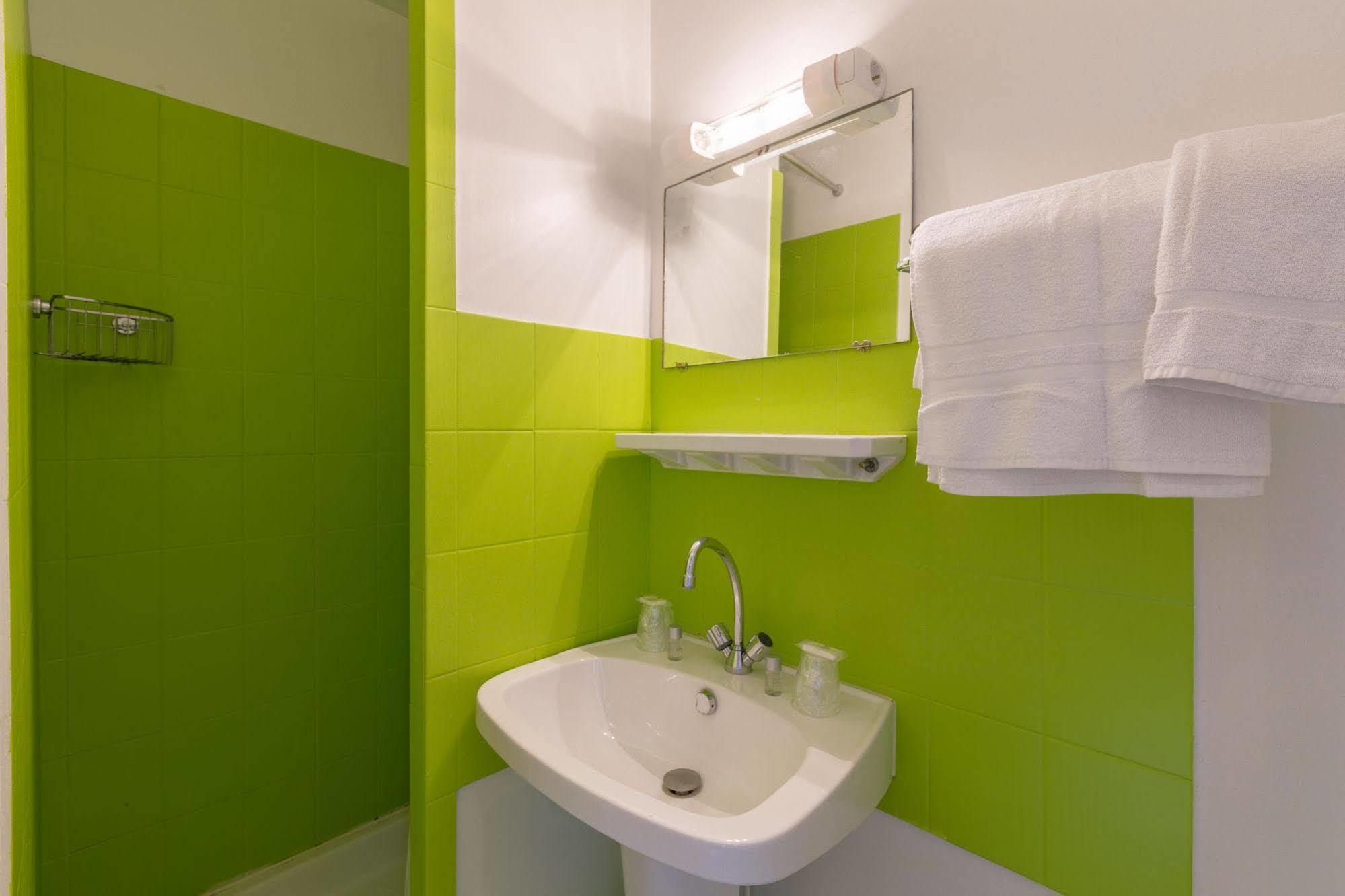 Alp'Hotel Voreppe Екстер'єр фото
