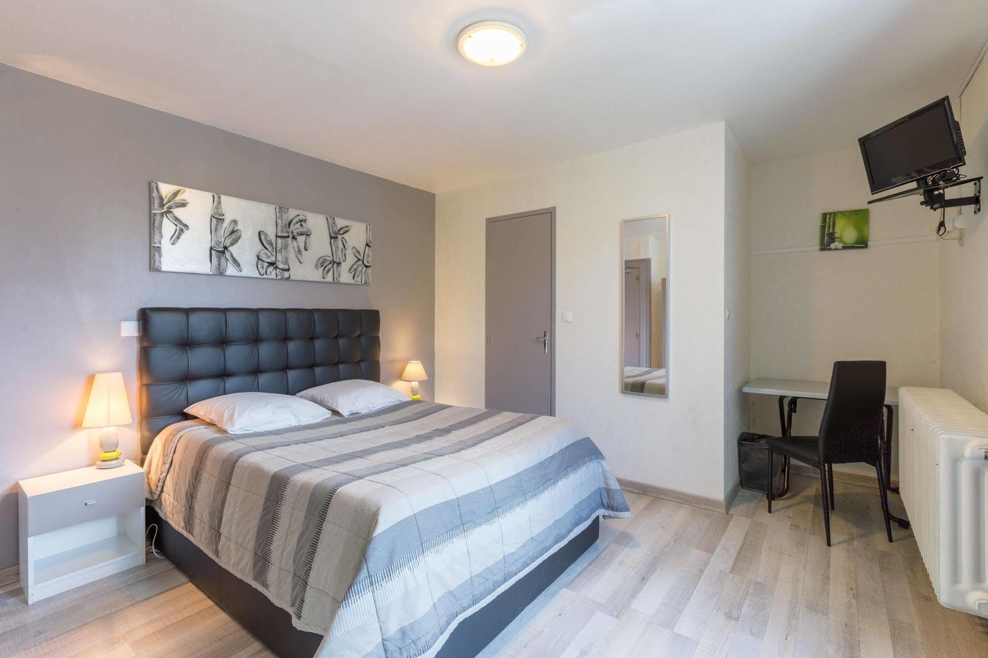 Alp'Hotel Voreppe Екстер'єр фото