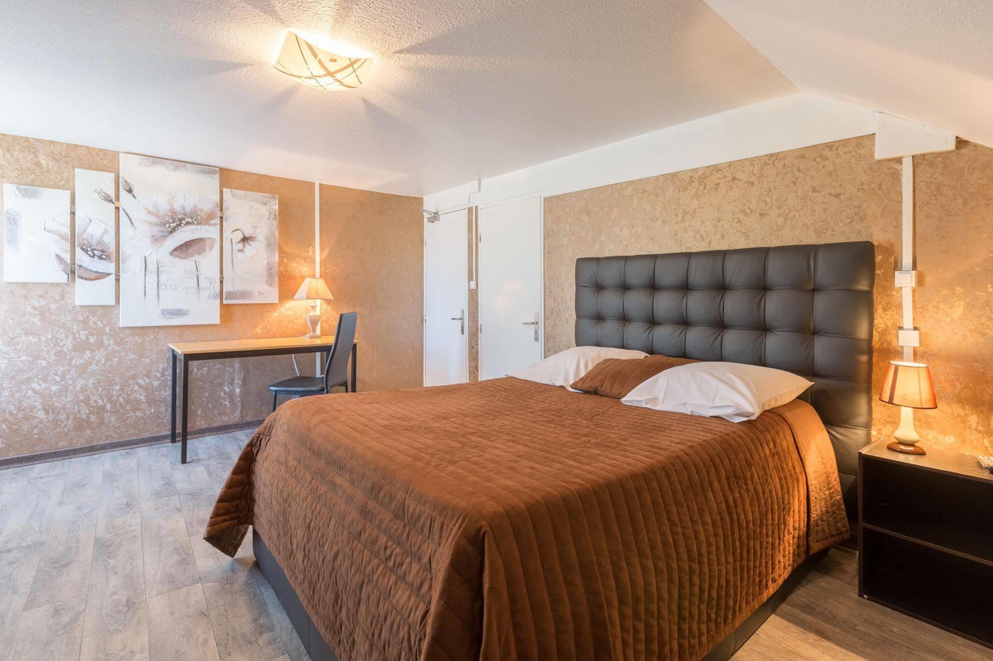 Alp'Hotel Voreppe Екстер'єр фото