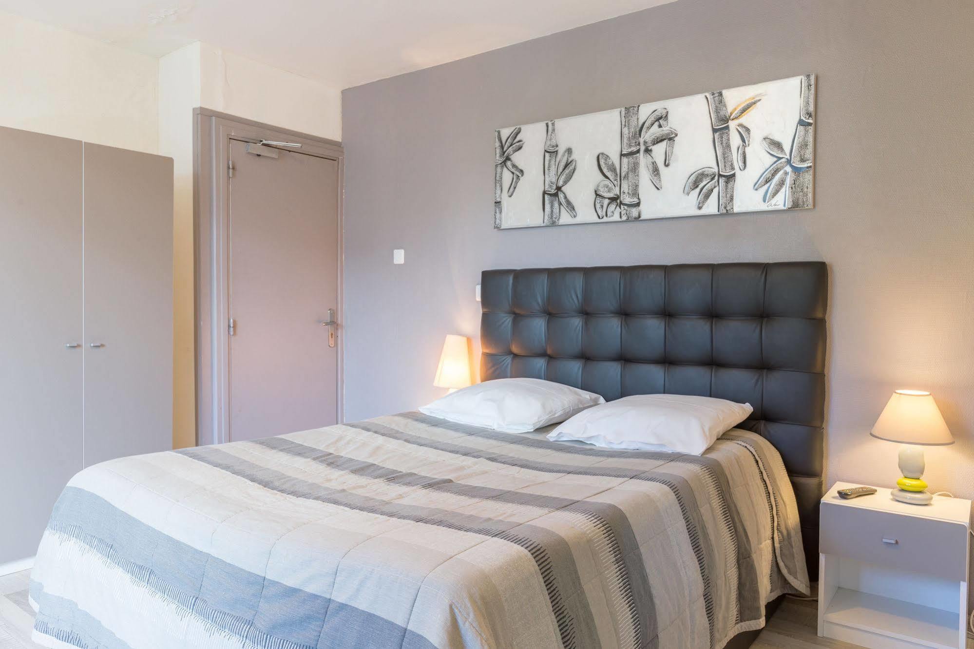 Alp'Hotel Voreppe Екстер'єр фото