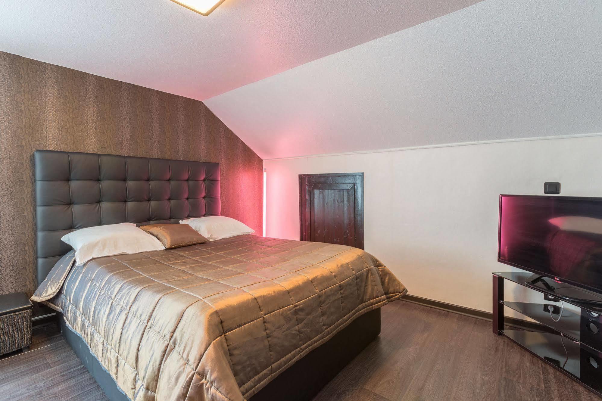 Alp'Hotel Voreppe Екстер'єр фото