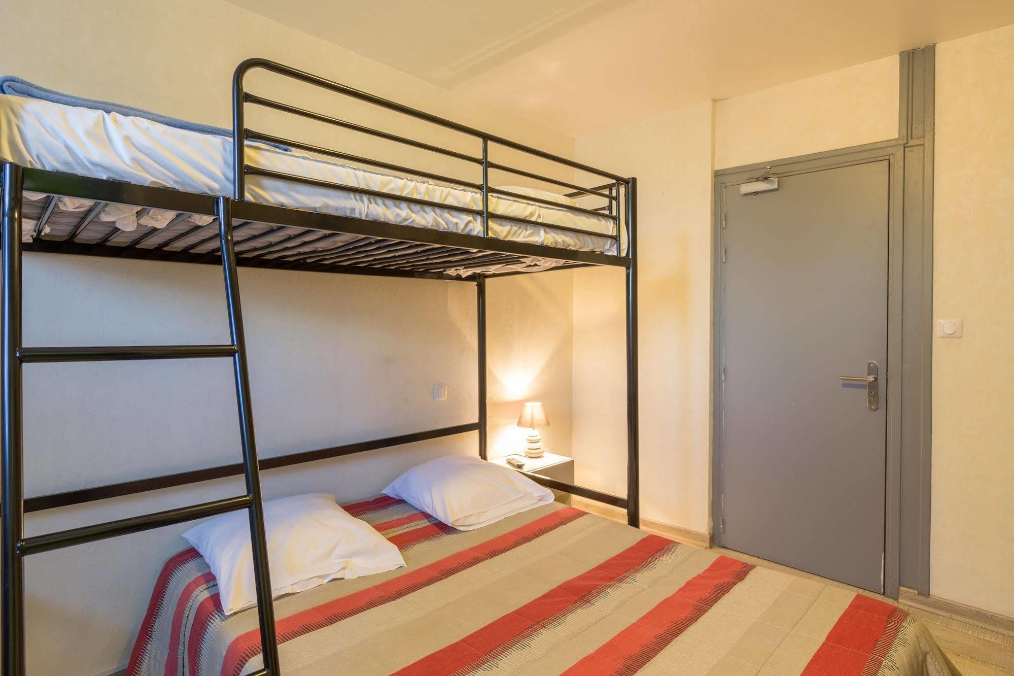 Alp'Hotel Voreppe Екстер'єр фото