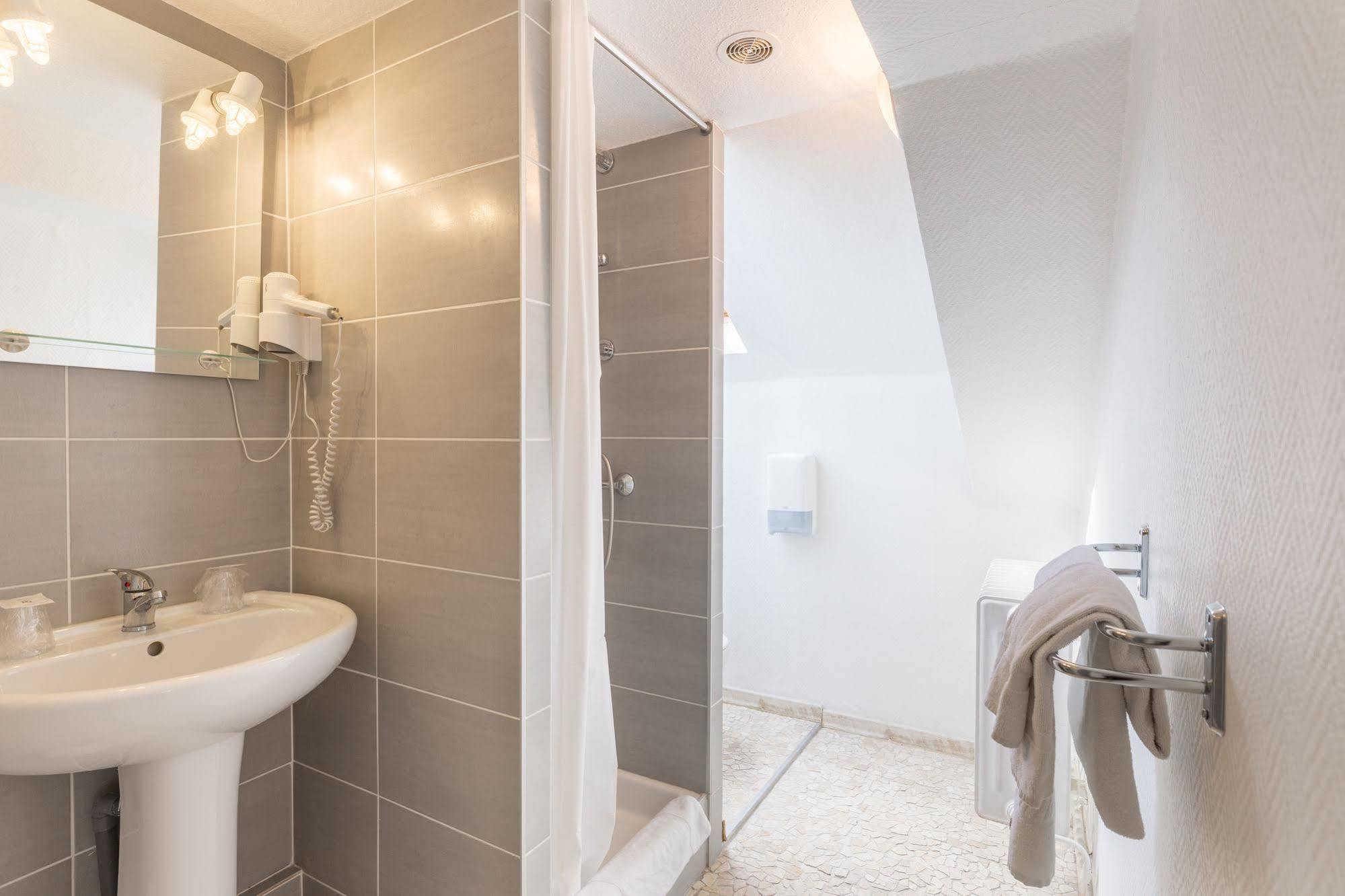 Alp'Hotel Voreppe Екстер'єр фото
